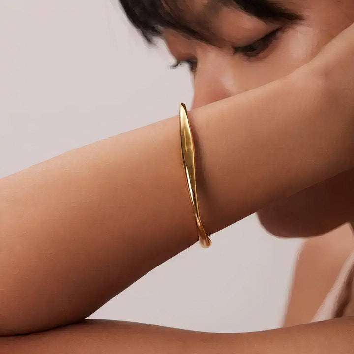 Nora | The Perfect Bangle