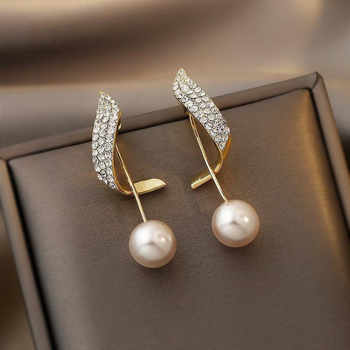Victoria | Exclusive Gold Pearl Earrings