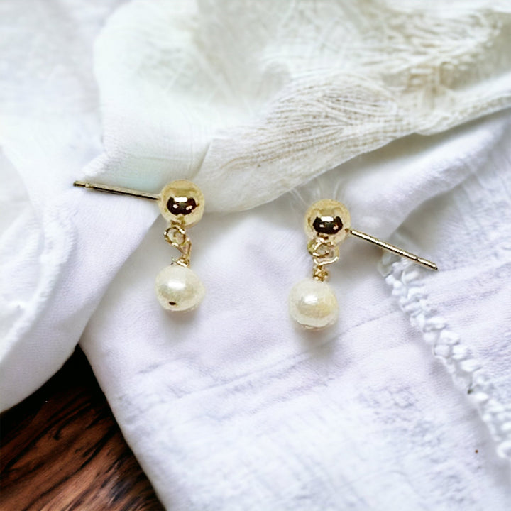 Lilian | Mini Freshwater Pearl Earrings