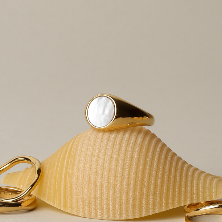 Dayana | Mother Of Pearl Ring