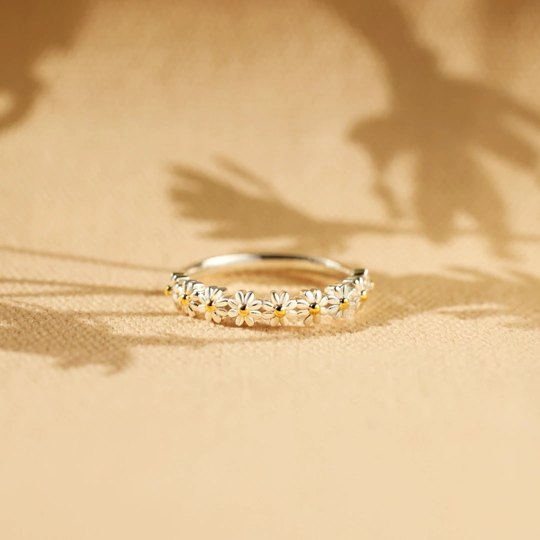 Cressida | Luxurious Flower Ring