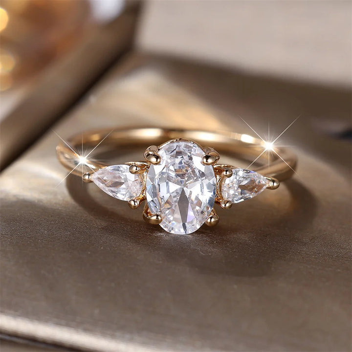 Selena | Luxury Crystal Oval Zircon Gold Ring