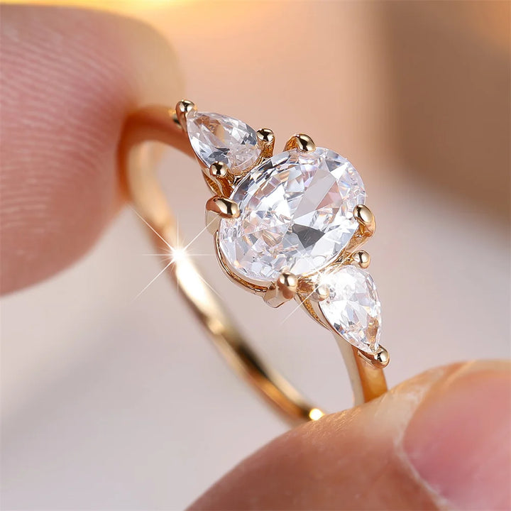 Selena | Luxury Crystal Oval Zircon Gold Ring
