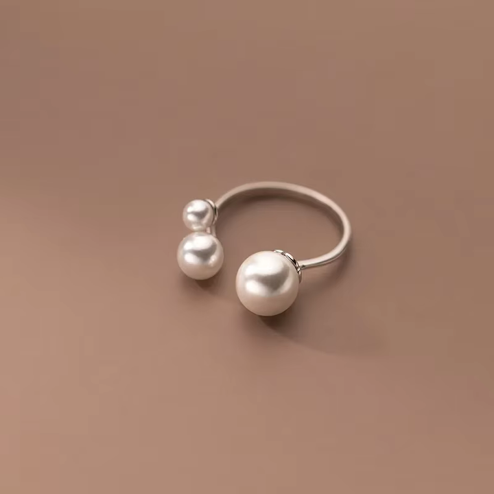 Coralie | Triple Freshwater Pearl Ring