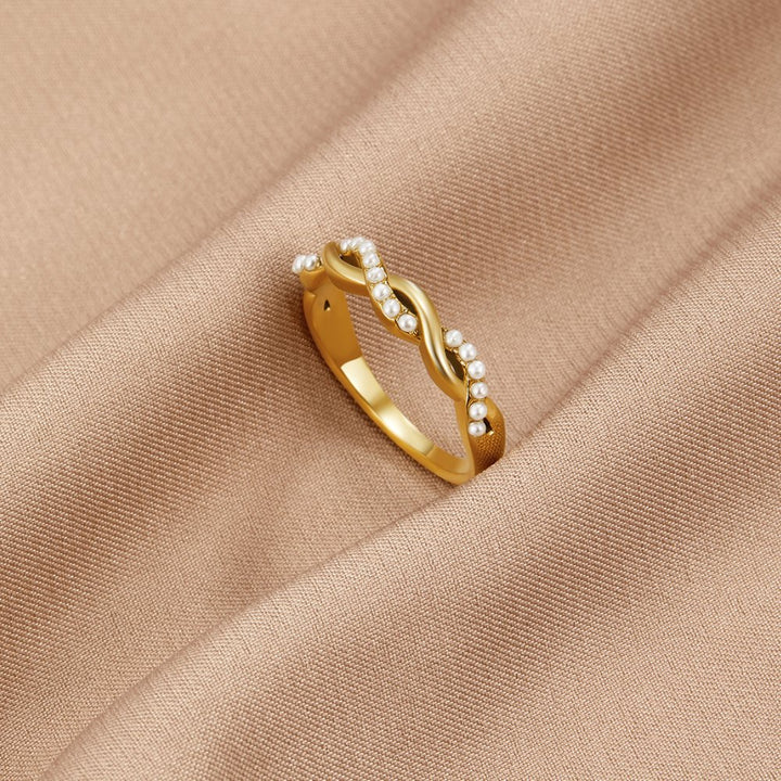 Bella | Twist Pearl Ring