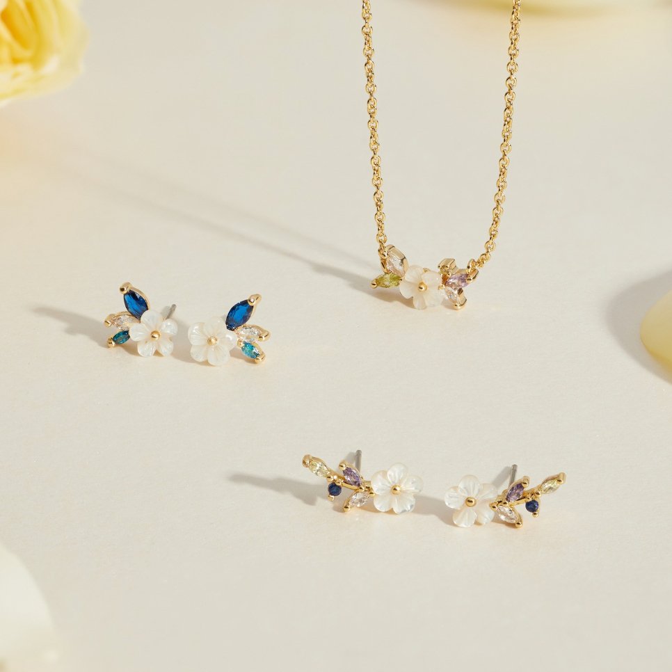 Sunny | Crystal White Blossom Earrings