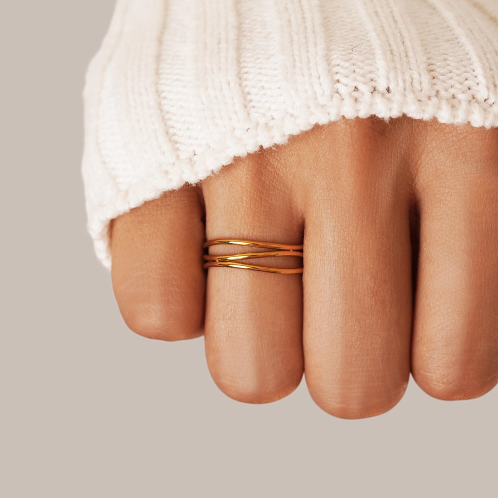Emory | Gold Infinity Loop Ring
