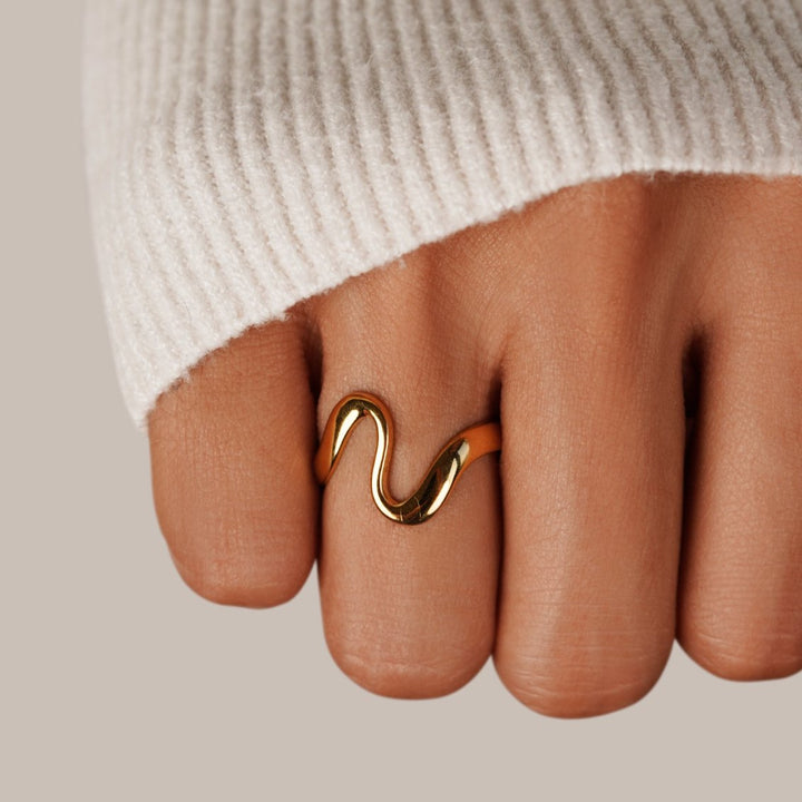 Poppy | Gold Wave Ring