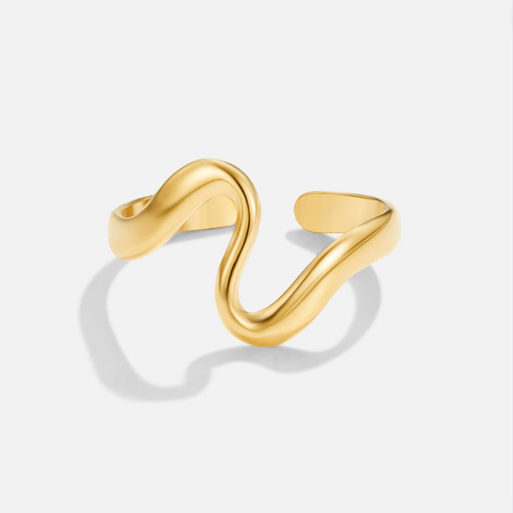 Poppy | Gold Wave Ring