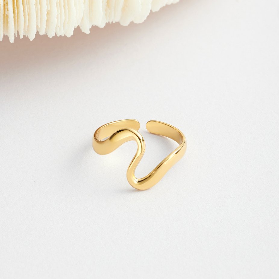 Poppy | Gold Wave Ring