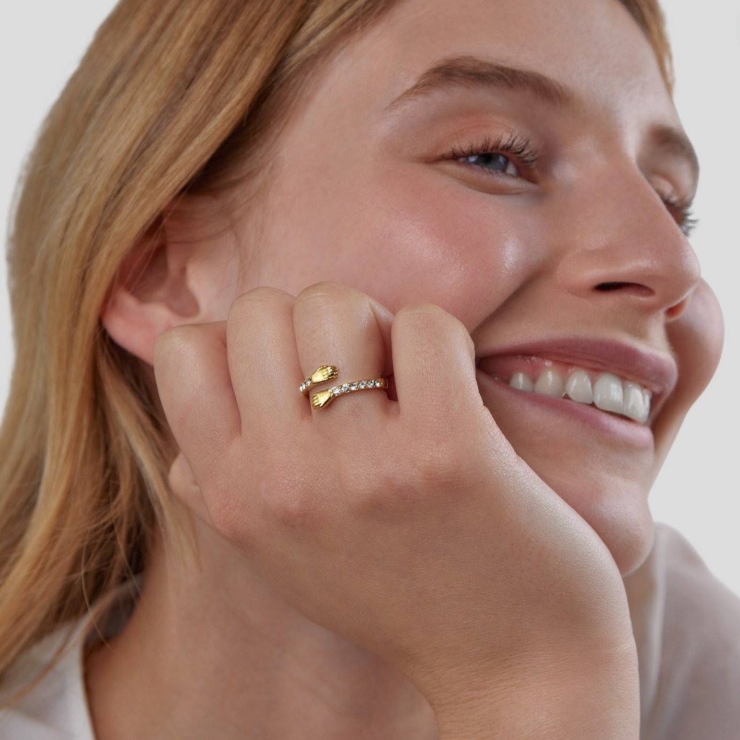 Isla | Hug Me Forever Gold Ring