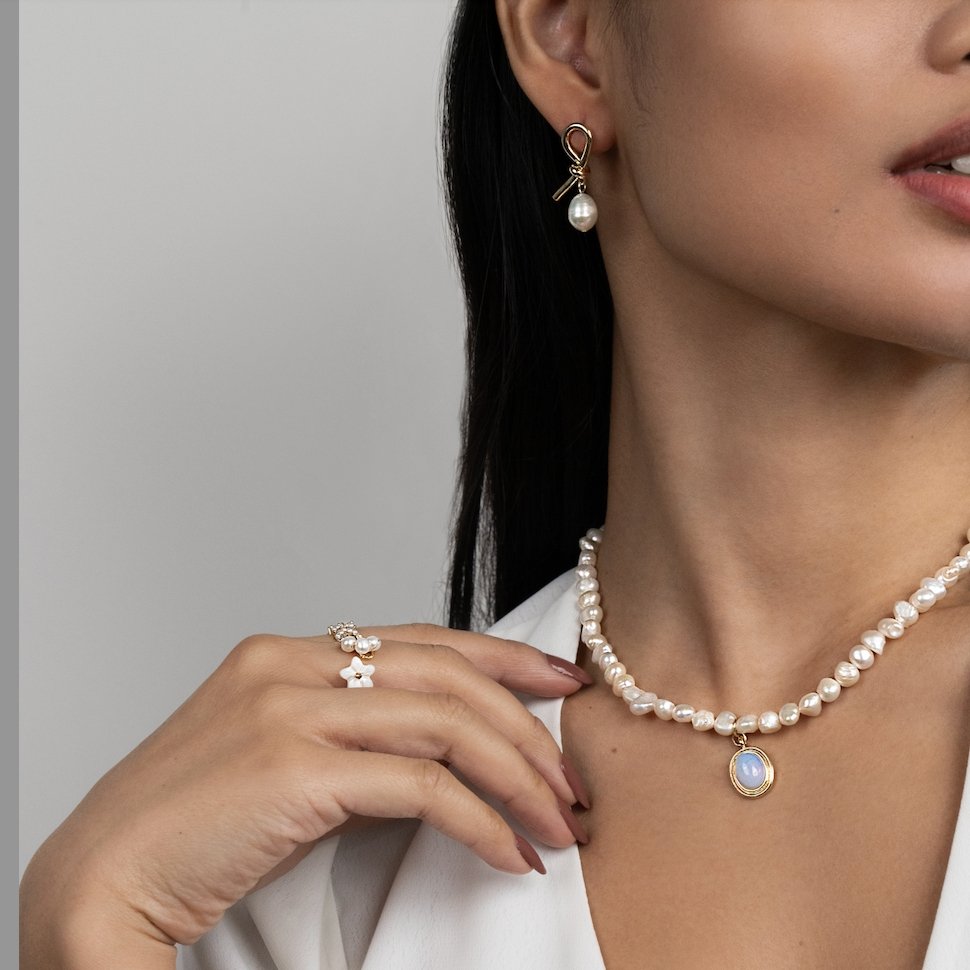 Elaine | Knotted Gold & Freshwater Pearl Earrings