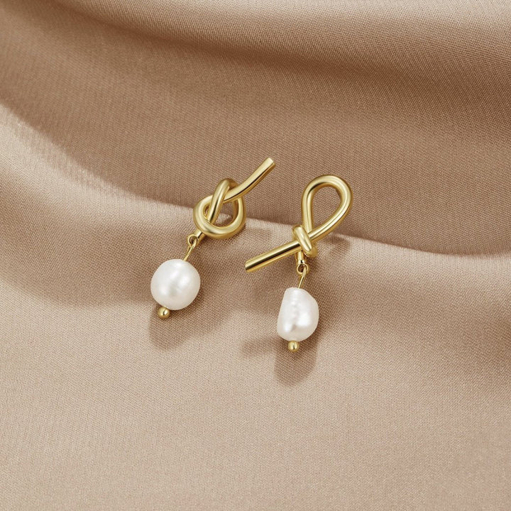 Elaine | Knotted Gold & Freshwater Pearl Earrings