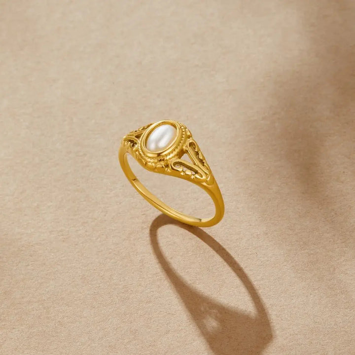 Kendall | Royal - Vintage Pearl Ring