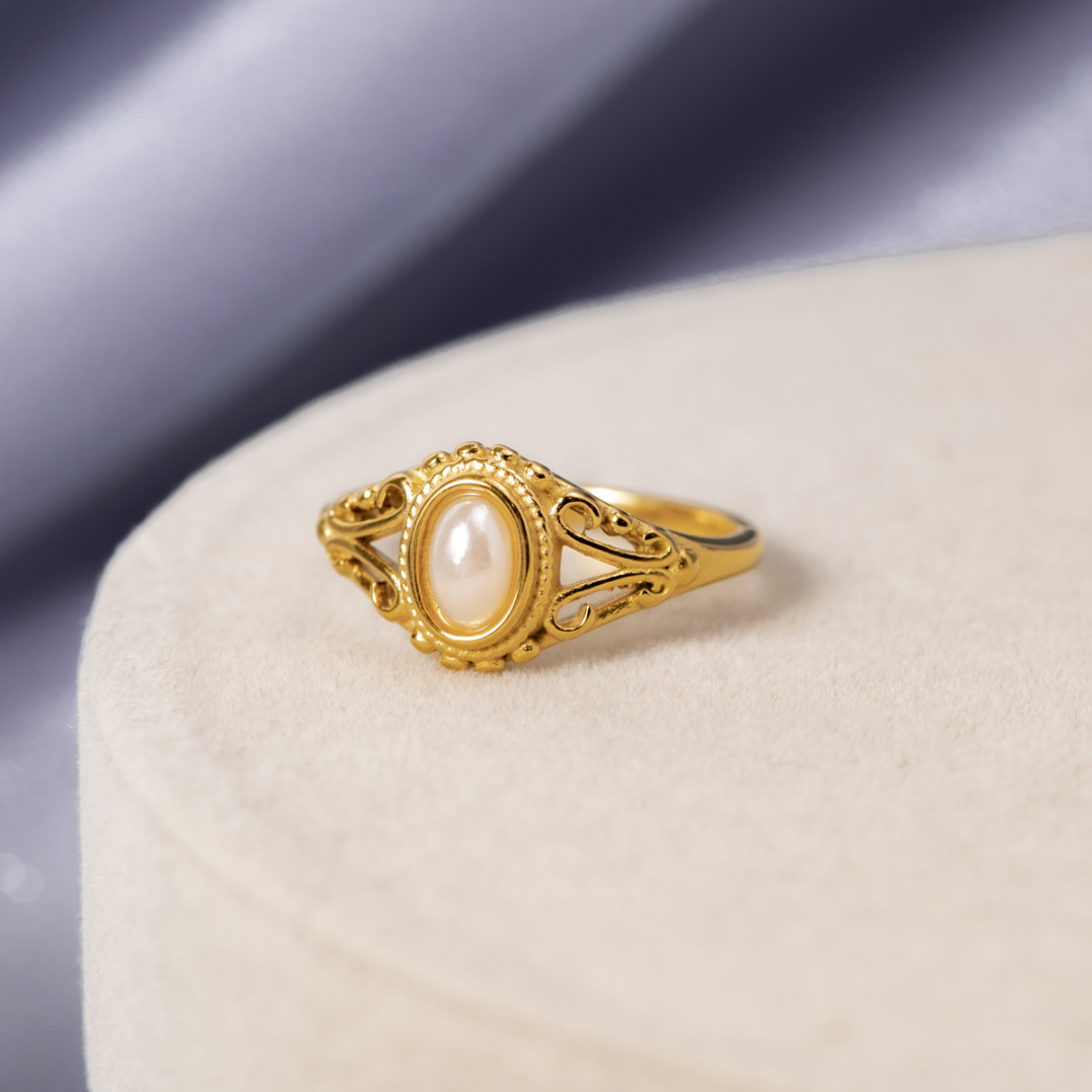 Kendall | Royal - Vintage Pearl Ring