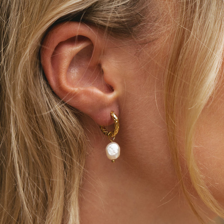 Halo | Hammered Pearl Hoop Earrings