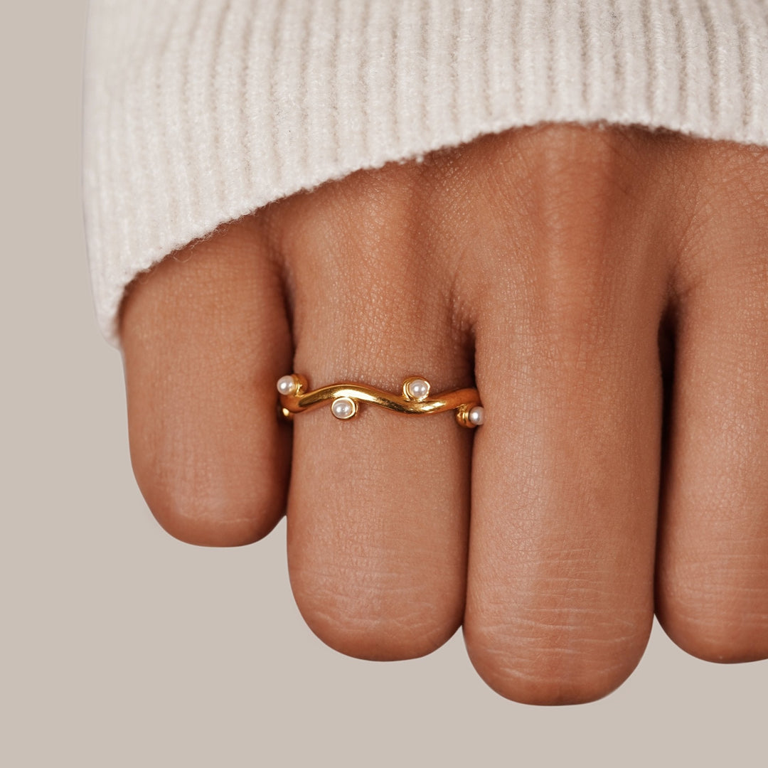 Phoebe | Pearl Gold Ring