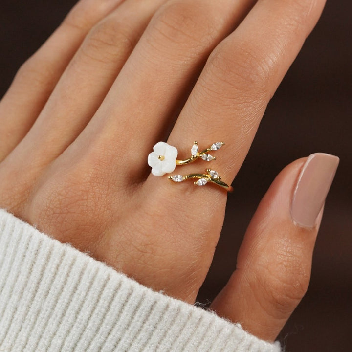 Brooke | Rise - White Blossom Ring