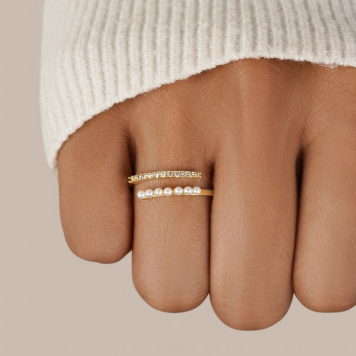 Vanessa | “Wrap Me” Pearl & Crystal Ring